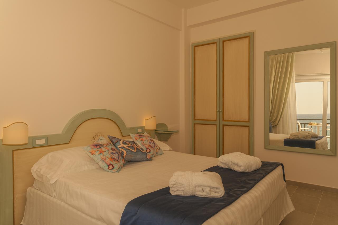 Summit Hotel Gaeta Exterior photo